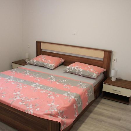 Milwe Daire Ražanac Dış mekan fotoğraf