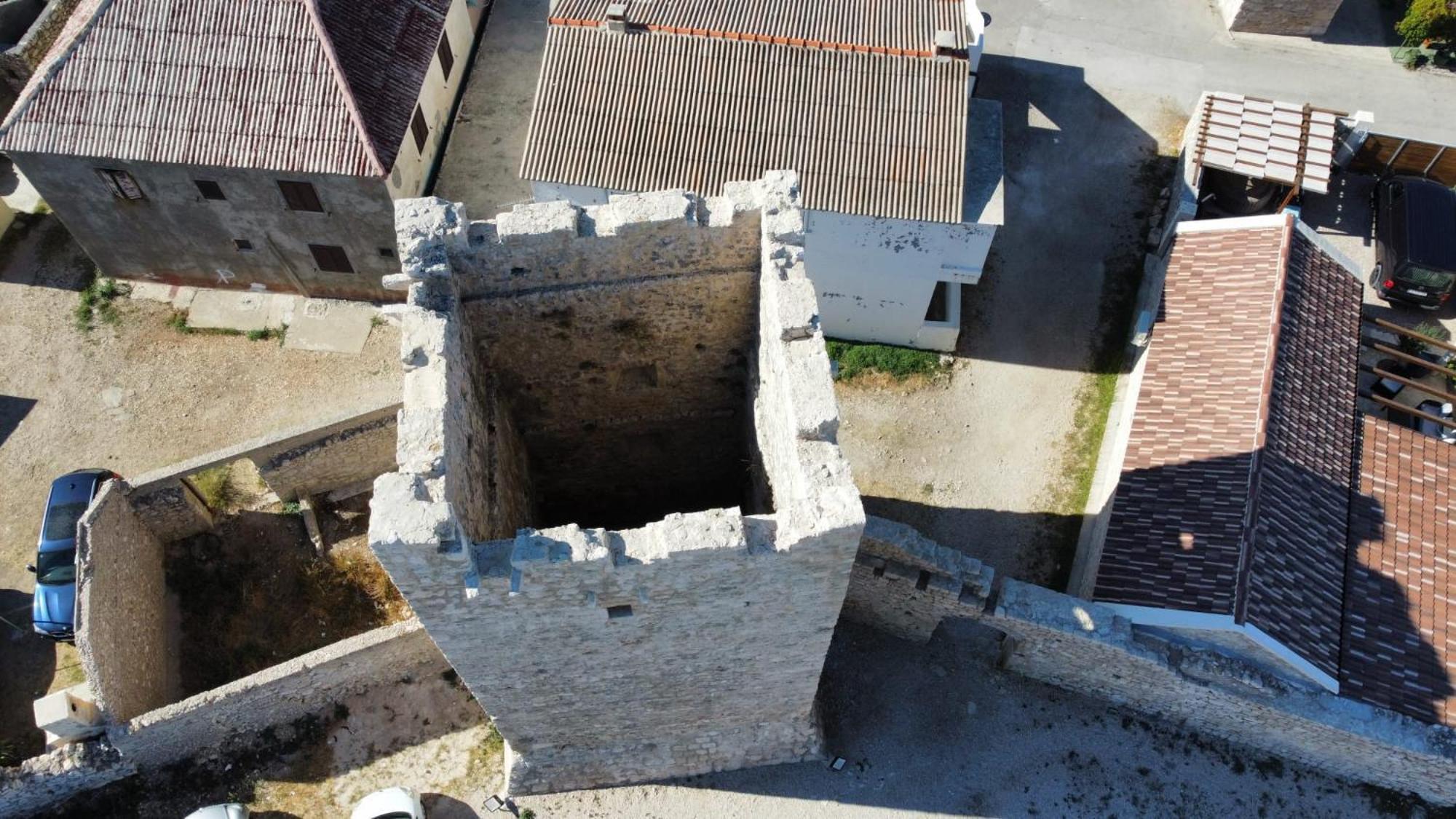 Milwe Daire Ražanac Dış mekan fotoğraf